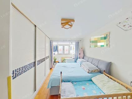 北京世纪村(三区)3室1厅72.52平高楼层/共5层