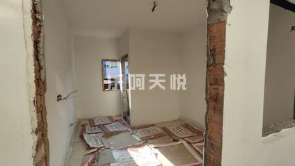 北京横街4室2厅130平高楼层/共5层