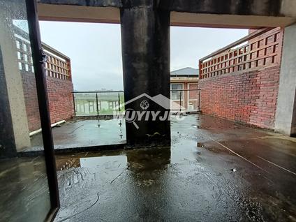 北京碧全月亮湾5室2厅226.7平低楼层/共1层