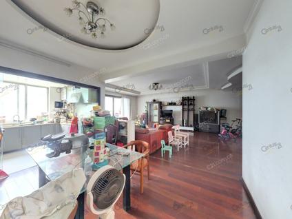 北京三官殿巷3室2厅172平高楼层/共7层