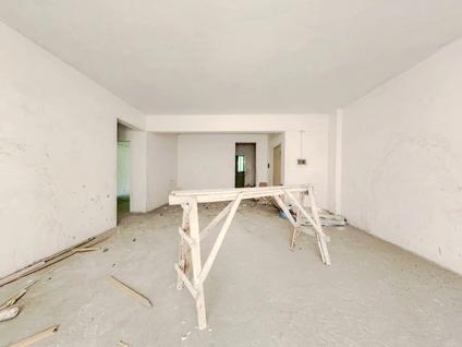 北京航都花园3室2厅136.45平中楼层/共8层