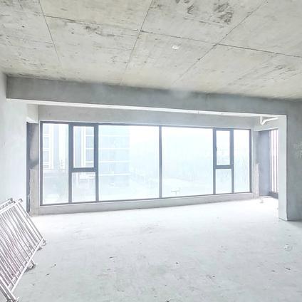 北京泰信凤凰城4室2厅136平低楼层/共18层