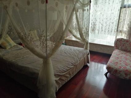 北京枫林秀水4室2厅178平中楼层/共3层