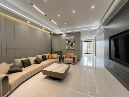 重庆黑山谷假日国际5室2厅162平高楼层/共4层