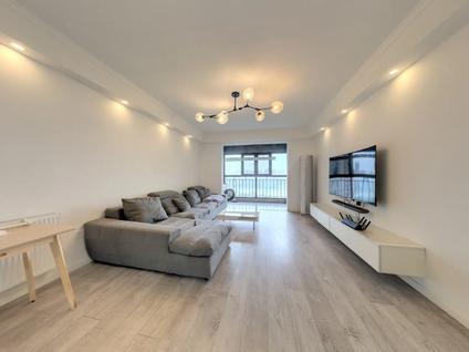 北京金湖湾3室2厅137.38平低楼层/共34层