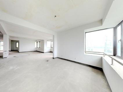 北京中驰湖滨4室2厅182平中楼层/共16层