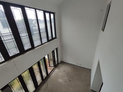 北京融创凤鸣桃花4室2厅136平低楼层/共2层