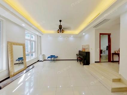 北京天鹅堡4室2厅237.57平低楼层/共3层