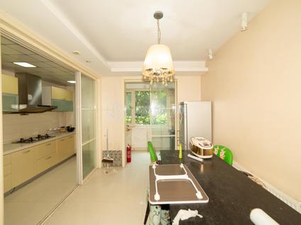 北京银城东苑3室2厅131.98平低楼层/共11层