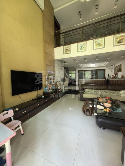 北京广晟花园7室3厅271.94平低楼层/共8层