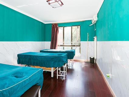 北京珠江国际城4室2厅231.25平低楼层/共1层