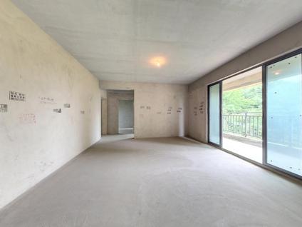 株洲高科万丰上院湖韵(住宅)4室2厅138.05平低楼层/共32层