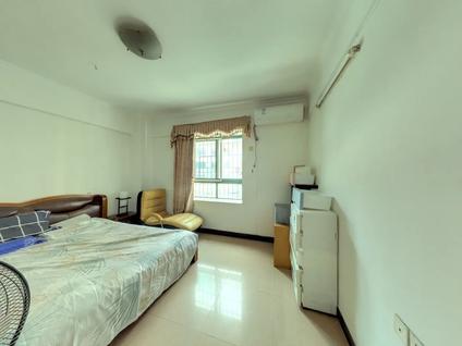 北京航都花园3室2厅136.45平中楼层/共8层