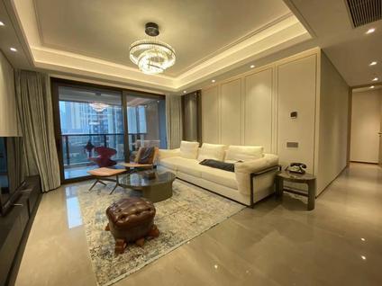 深圳会展湾南岸广场4室2厅135.18平中楼层/共16层