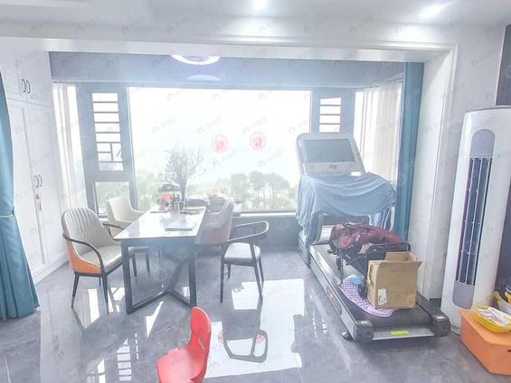 北京滨江国际4室3厅206平低楼层/共17层