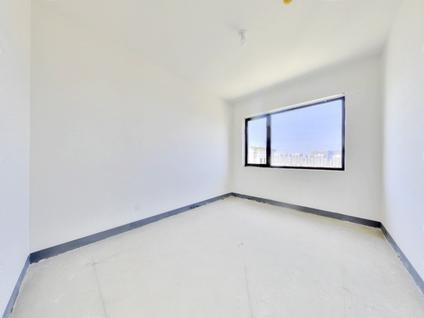 青岛金能珠山壹号3室1厅178平高楼层/共9层