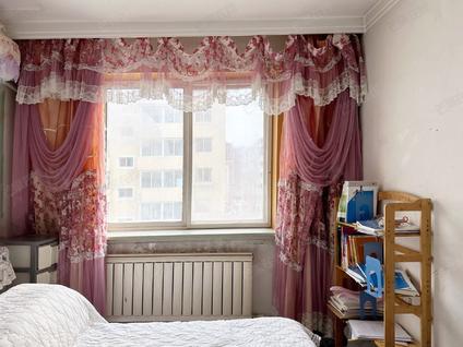 北京龙逸花园(一期)2室2厅124平高楼层/共7层