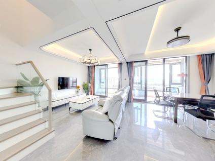 湖州绿城柳岸晓风4室2厅140平中楼层/共10层