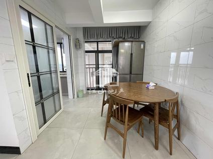 北京大唐世家(三区)4室2厅106平中楼层/共33层