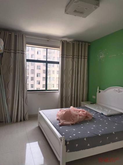 北京新龙花苑3室2厅143平中楼层/共5层