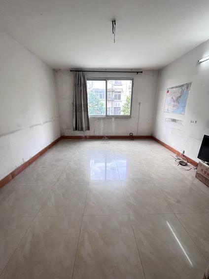 南宁第三强制戒毒所住宅2室1厅64平高楼层/共7层