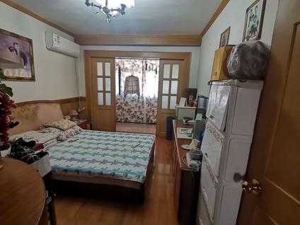 南京小市街88号小区3室1厅77平中楼层/共7层