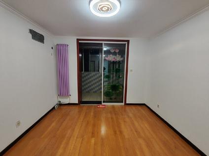 北京南厂住宅(西北区)2室1厅93.38平低楼层/共6层