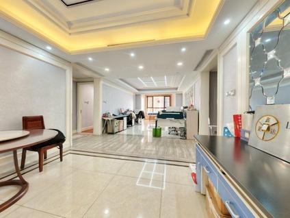 北京富力华庭(C区)5室2厅197.52平低楼层/共30层