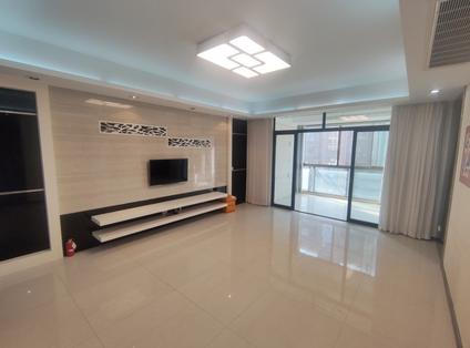 北京中央华府3室2厅137.4平低楼层/共18层