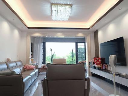 北京华发中央公园4室2厅135平低楼层/共17层