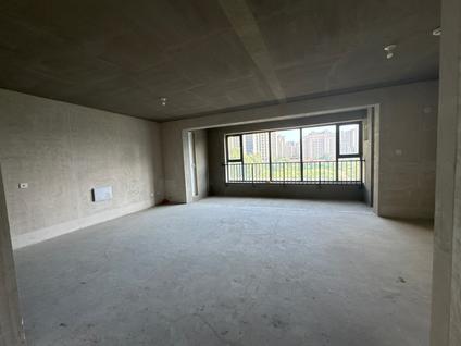 北京润锦中央美地3室2厅128平低楼层/共18层