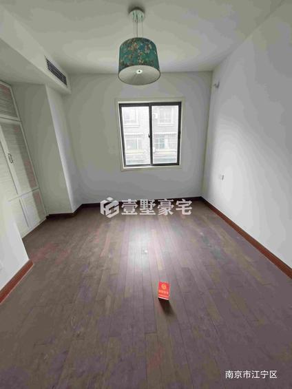 北京万裕龙庭水岸5室3厅225.65平低楼层/共3层