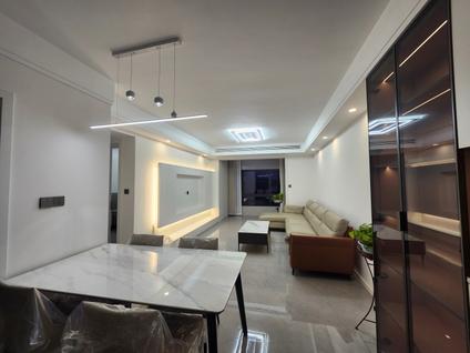 北京宝龙世家3室2厅118平低楼层/共32层