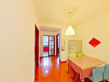 北京南锣鼓巷3室1厅61平低楼层/共5层