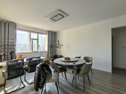 北京西海嘉苑3室2厅119平中楼层/共18层