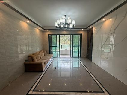 北京格林春天4室2厅135平中楼层/共17层