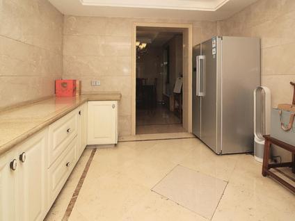 北京丰球白鹭湖庄园5室3厅286.14平低楼层/共2层