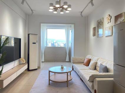 宜宾金凤凰B区1室1厅63平高楼层/共18层