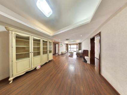 北京国润城3室2厅133.03平高楼层/共33层