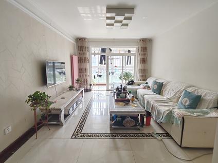 青岛蓝色港湾3室2厅138.98平低楼层/共6层