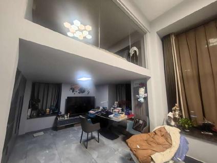 北京西长安壹号2室1厅80平中楼层/共16层