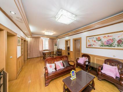 北京东泉花苑4室2厅141平中楼层/共6层