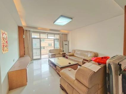 河源鸿翔华庭3室2厅126.05平中楼层/共19层