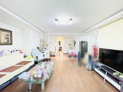 北京新东方花园3室2厅144平低楼层/共12层