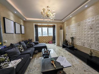 北京雕塑花城3室2厅135平低楼层/共18层