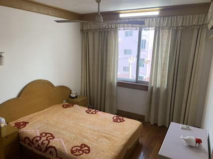 上海辰凯花苑2室1厅74平中楼层/共6层