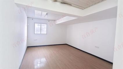 襄阳育才街3室2厅150平高楼层/共6层