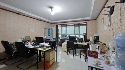 北京海宏一号A区3室2厅168平低楼层/共28层