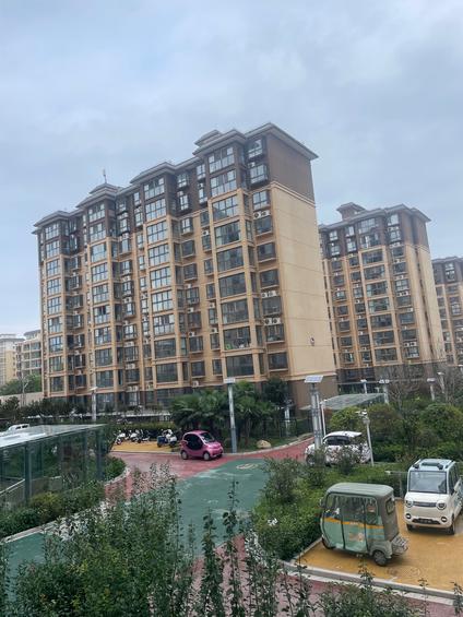 北京秦晋花苑3室2厅121平中楼层/共11层