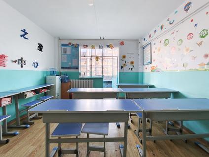 北京康乐园小区2室2厅62平低楼层/共8层